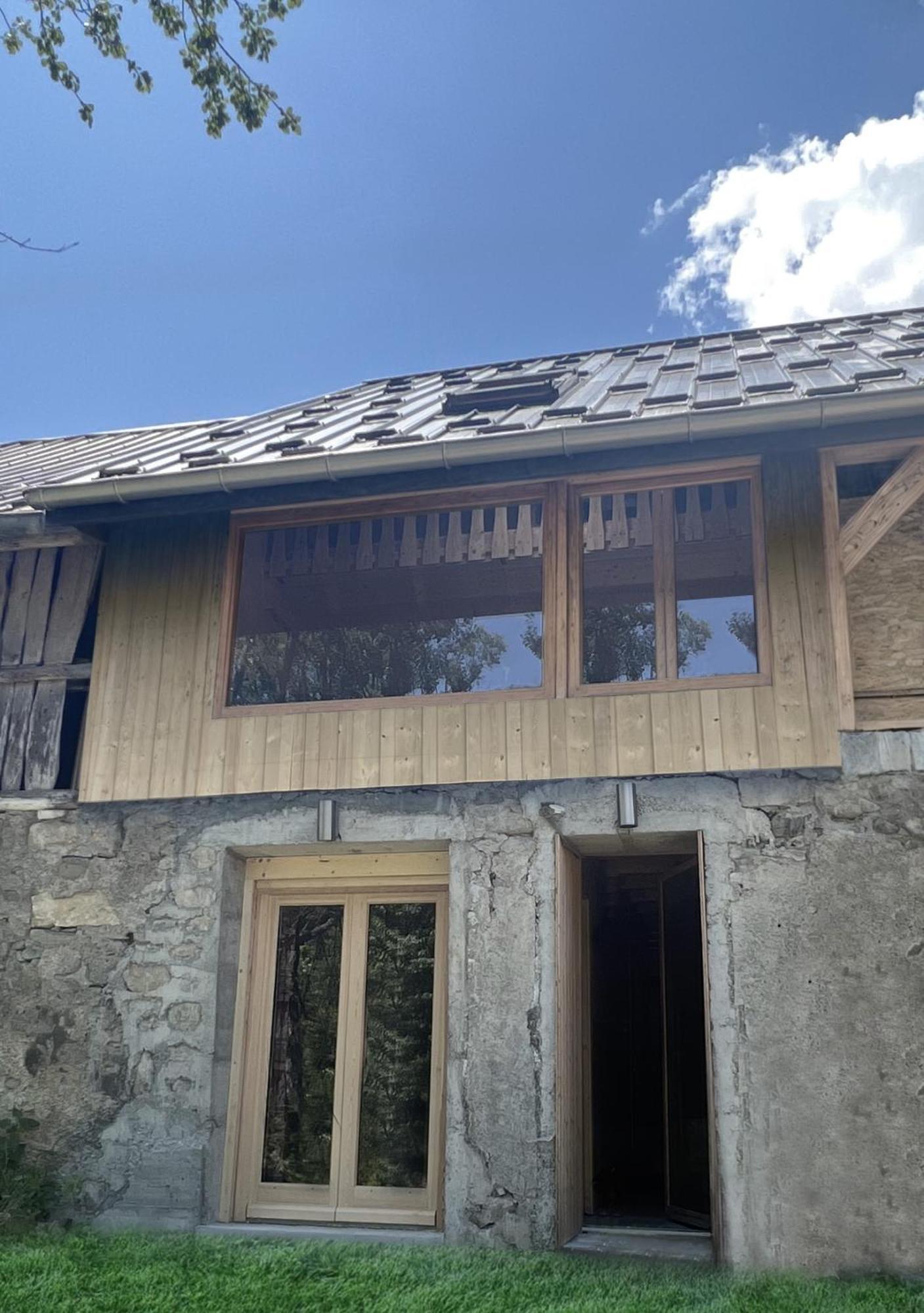 L'Ostal Villa Les Combes  Exteriör bild